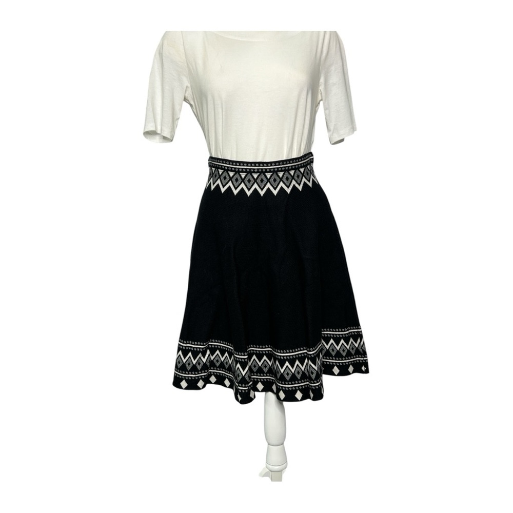 Sioni Black and White Patterned Knit Circle A Line‎ Skirt Sz Small
